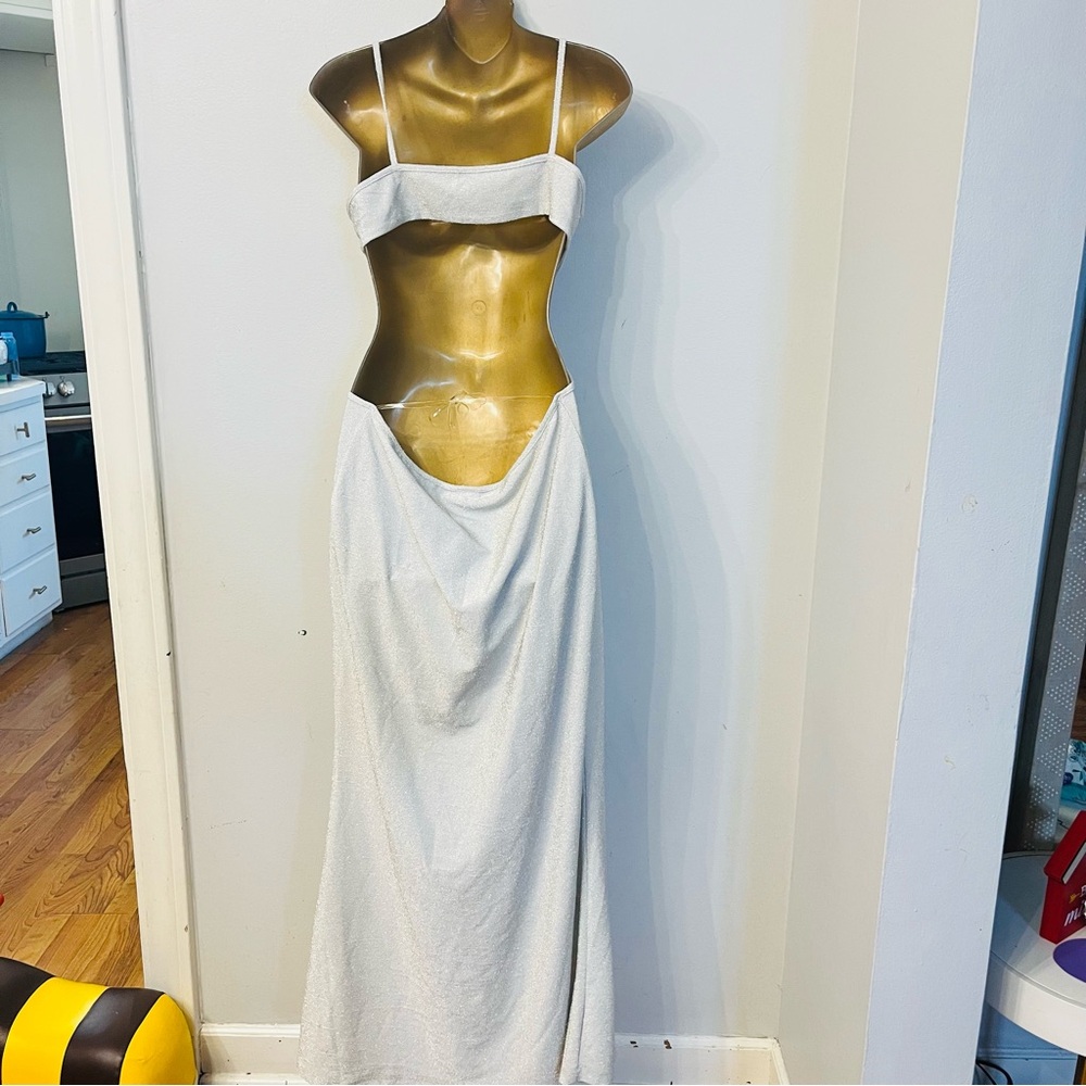 Silver Cut-Out Maxi Dress – Metallic Shimmer – Valentine Night Out – XL euphoria - Picture 6 of 8